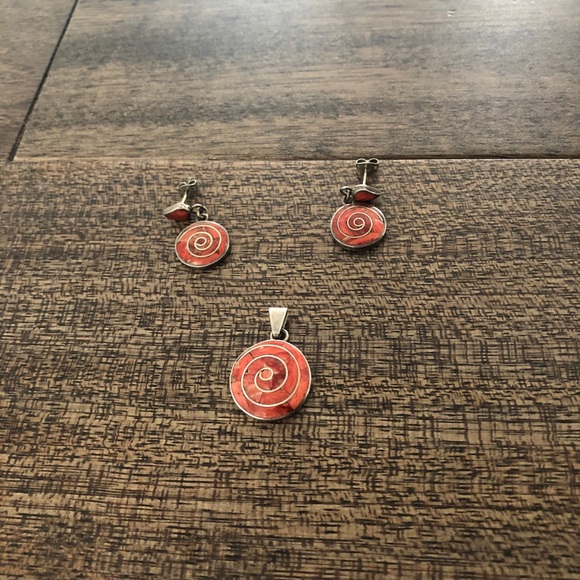 Peruvian 950 silver earrings and pendant set - Picture 2 of 4